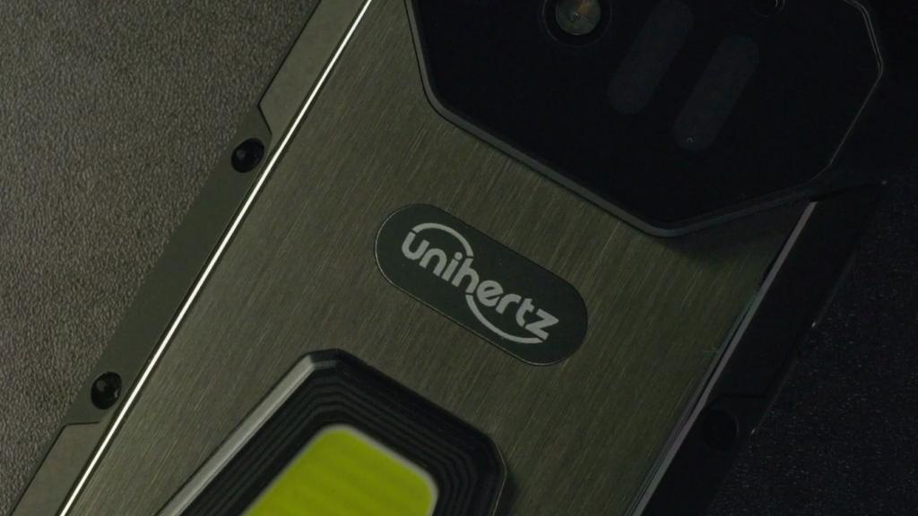 Unihertz Tank Mini Android 13 4,3-дюймовый экран Защищенный смартфон Рейтинг IP68 Черный