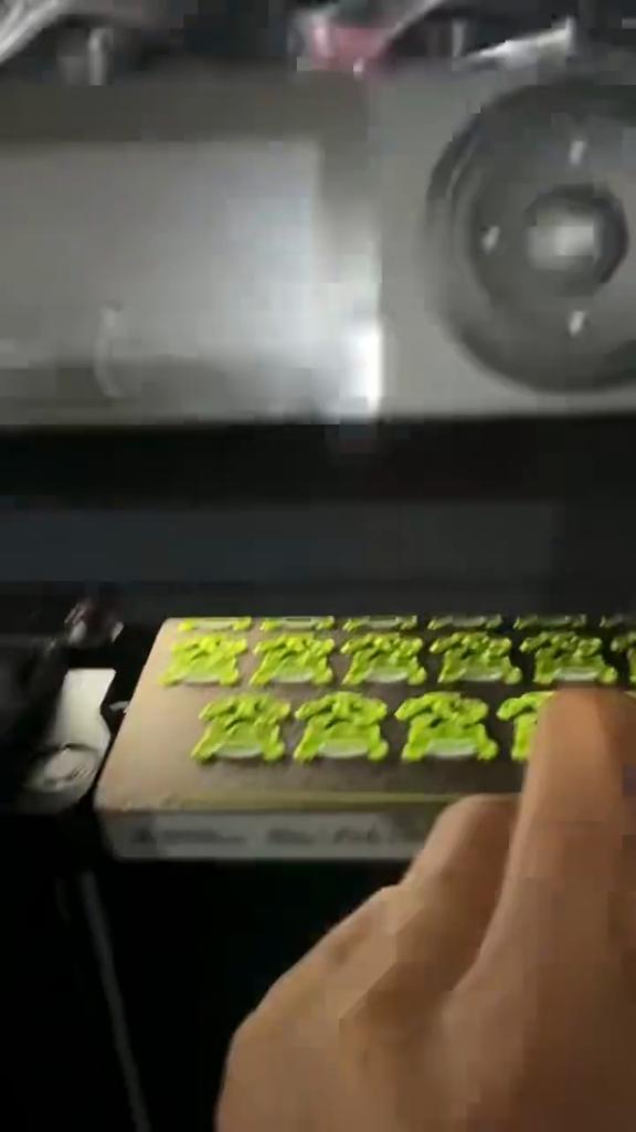 Poseable Big-Eyed Frog 3D Printed Model with Big Cute Eyes Head Turns & Tilts Decoration Toys