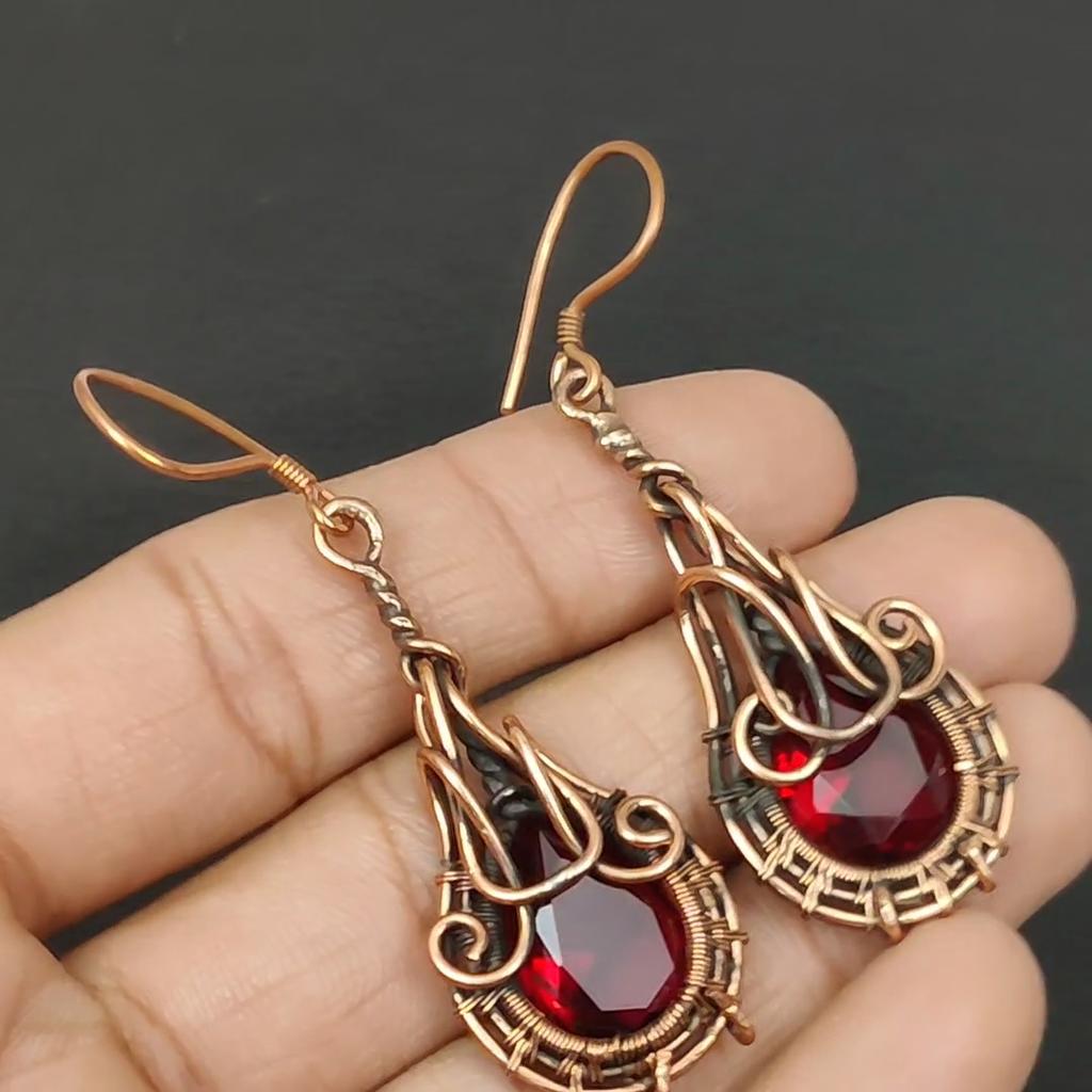 Восхитительные ювелирные серьги ручной работы из чистой медной проволоки с драгоценным камнем гранат