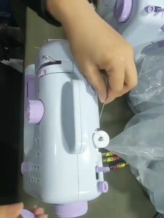 Бытовая швейная машина, маленькая мини-электрическая машина с замком, обновление 705, многофункциональная швейная машина