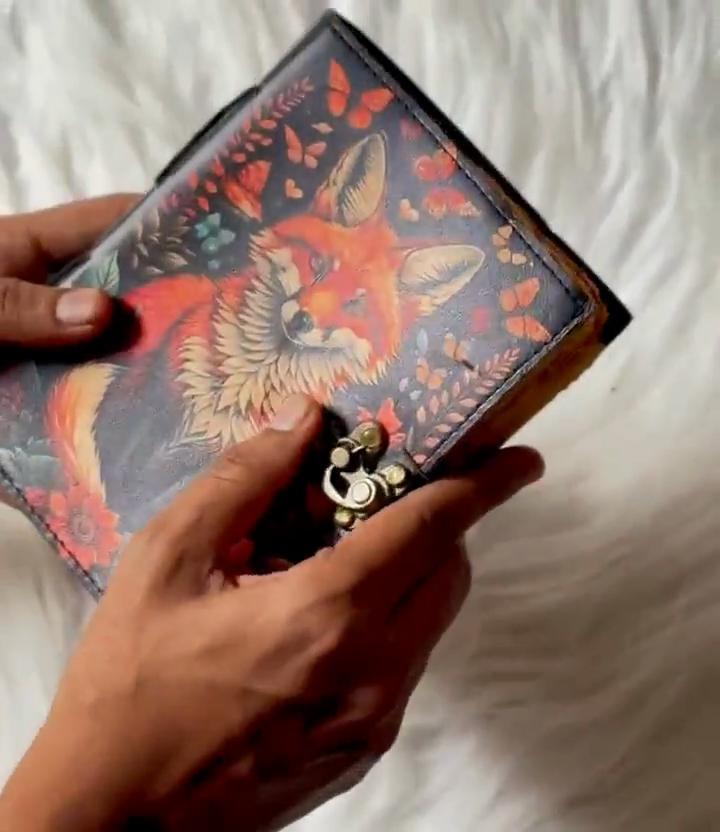 Кожаный блокнот Лесной Лис – Винтажный дневник ручной работы с осенними цветами и бумагой с рваным краем, античный замок – Журнал-гримуар – Книга теней