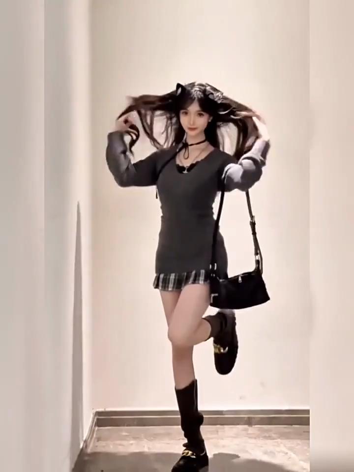 Fashion Aesthetics Women's Fall Winter Sweater Sexy Slim Fit Chic V-neck Long-sleeved Pullover Harajuku Streetwear