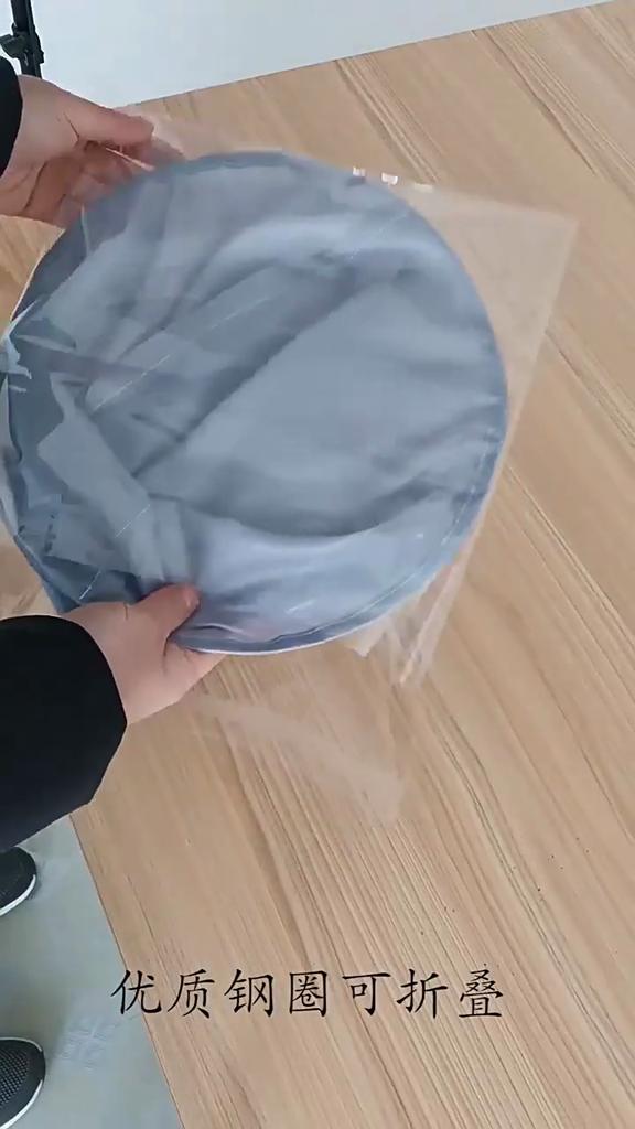 Защитная накидка-пеньюар парикмахера в виде зонта для сбора волос во время стрижки