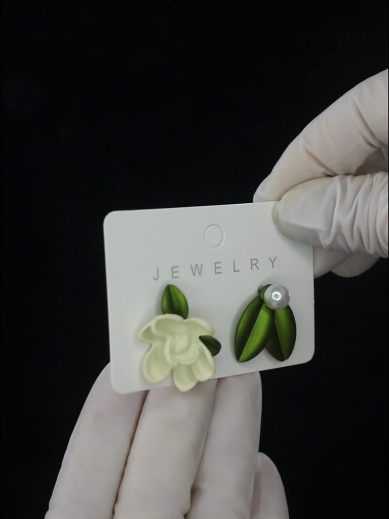 Pinkdudu Романтические корейские асимметричные серьги-гвоздики с гарденией, легкие роскошные серьги с белым цветком и зеленым листом для женщин PD1497