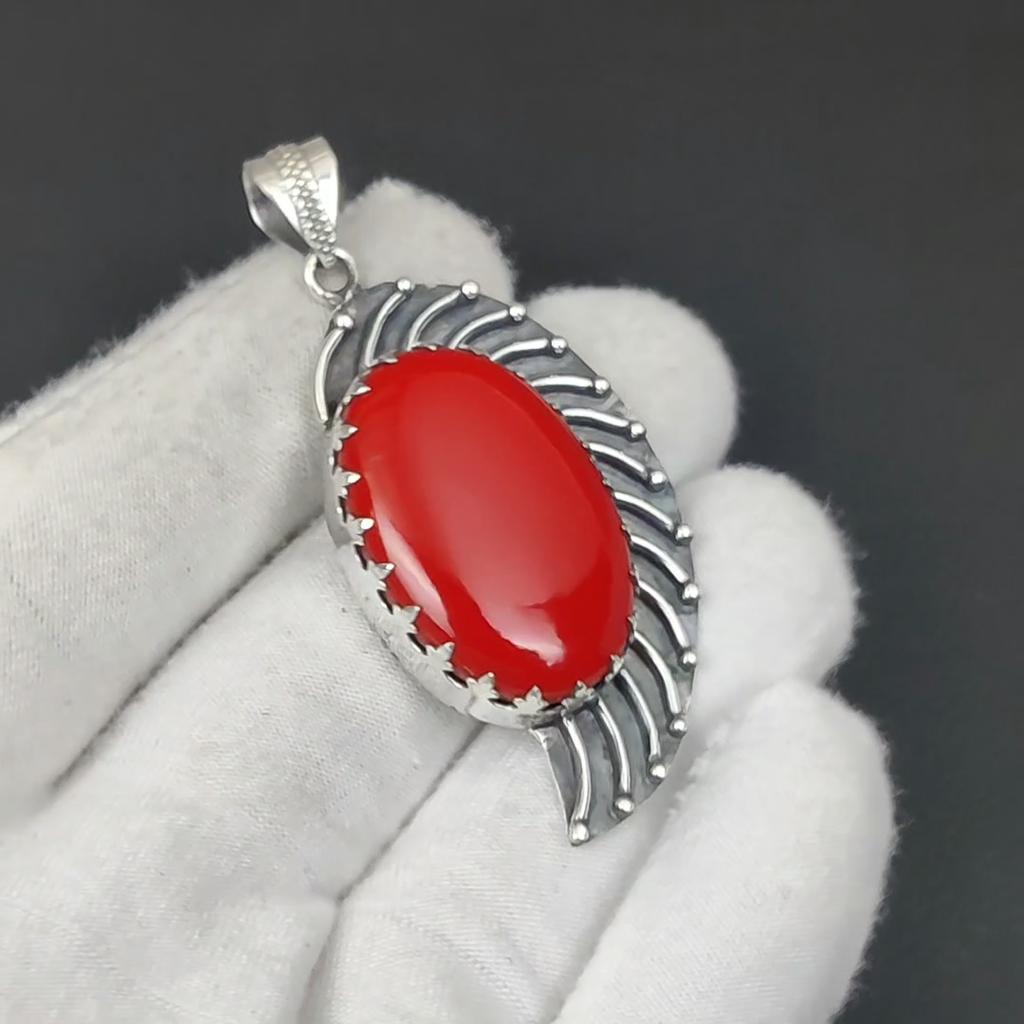 Серебряный кулон с натуральным красным кораллом из серебра 925 пробы — дизайн ручной работы, повседневные украшения, уникальный кулон в подарок