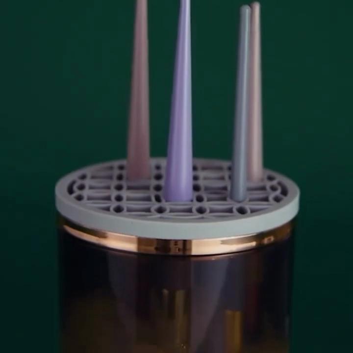 Автоматический очиститель кистей для макияжа с питанием от USB, функцией вращения и прозрачным дизайном