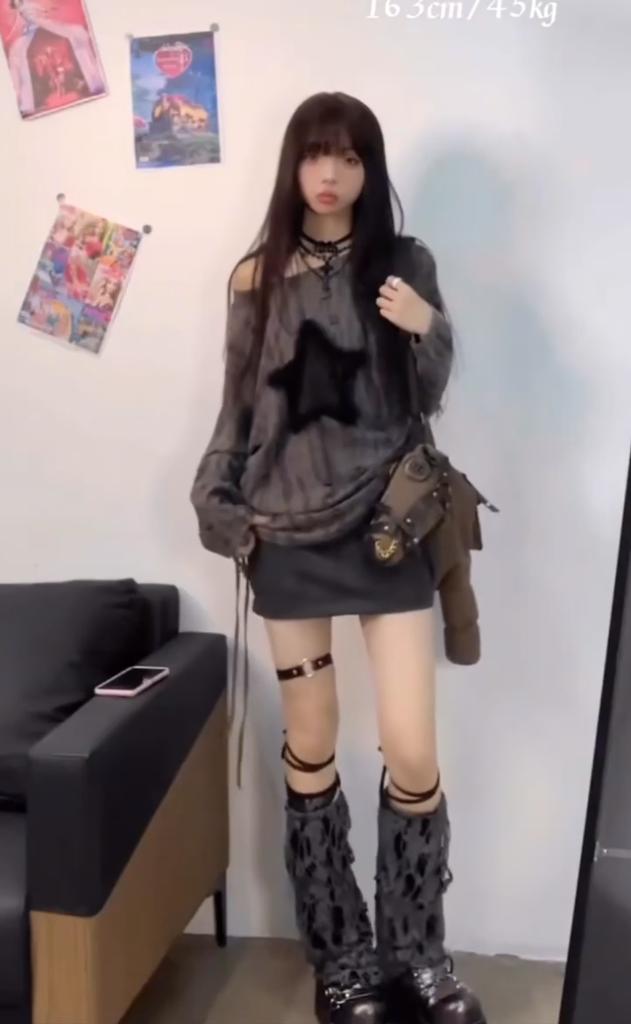 Grunge Hole T-shirt Women Fashion Star Print Y2k Aesthetic Loose Tees Kpop Fairycore Ripped Tshirt Harajuku Gothic Streetwear