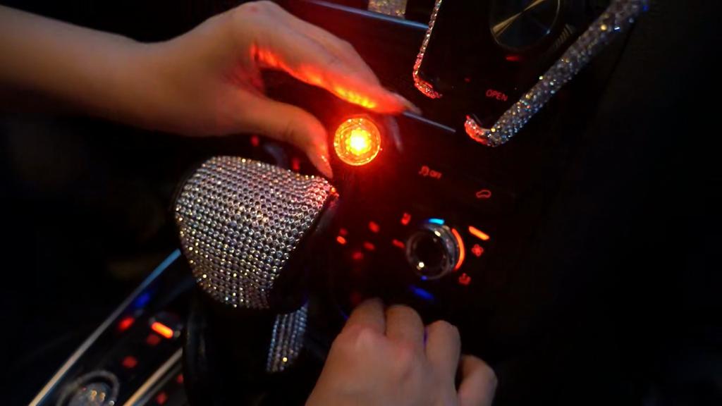 Светодиодная RGB подсветка салона автомобиля с питанием от USB, активацией звуком и гибкой ножкой