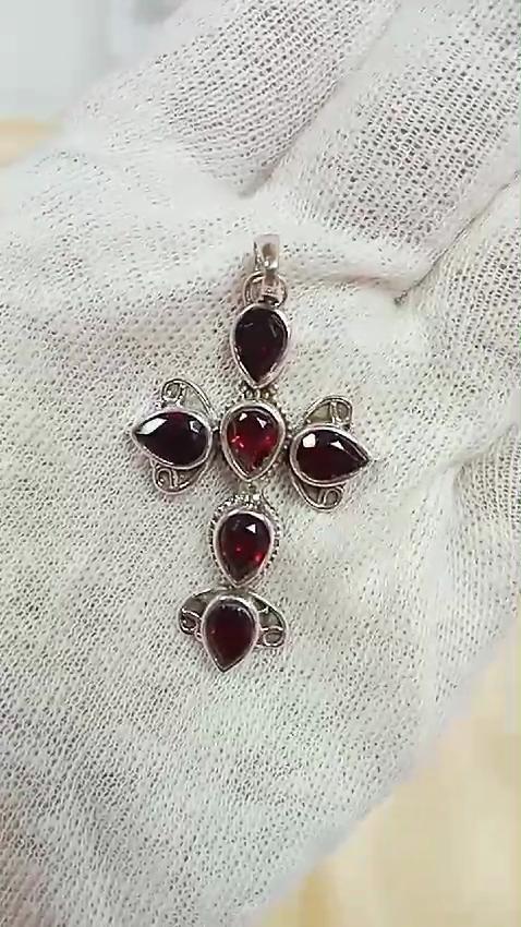 Подвеска Рейки, Подвеска-крест с драгоценным камнем из красного граната Ap6147