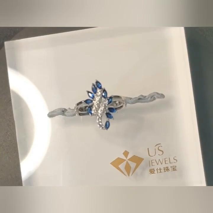 Кольцо серебряное 925 пробы с камнем сапфир