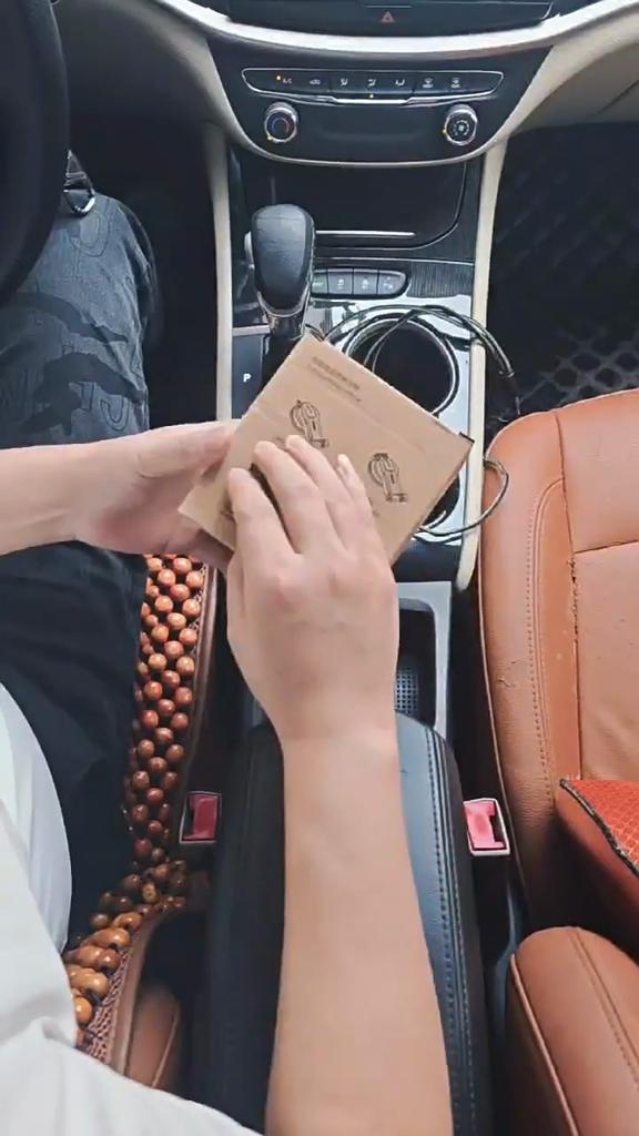 2024 Car Mobile Phone Holder, Instrument Navigation Mount with Automatic Lock and Suction Cup.