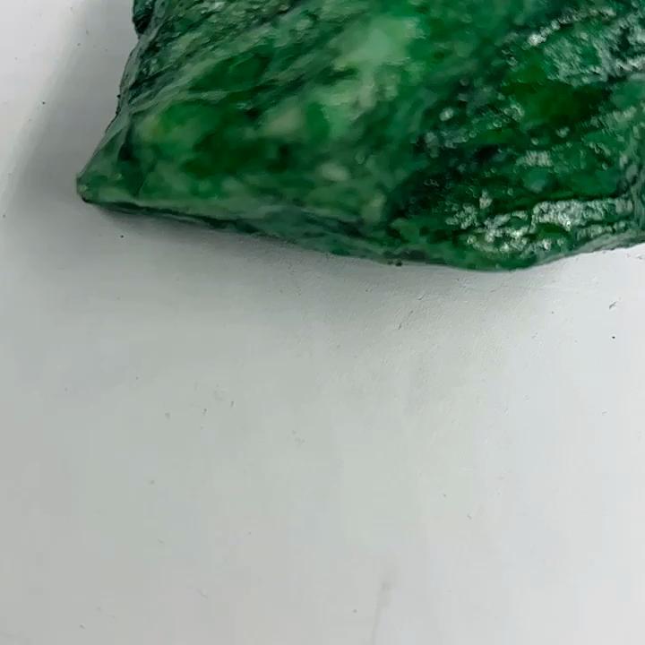 Natural Green Emerald Loose Gemstone Rough Uncut 39 ct for Lapidary and Gem Collections