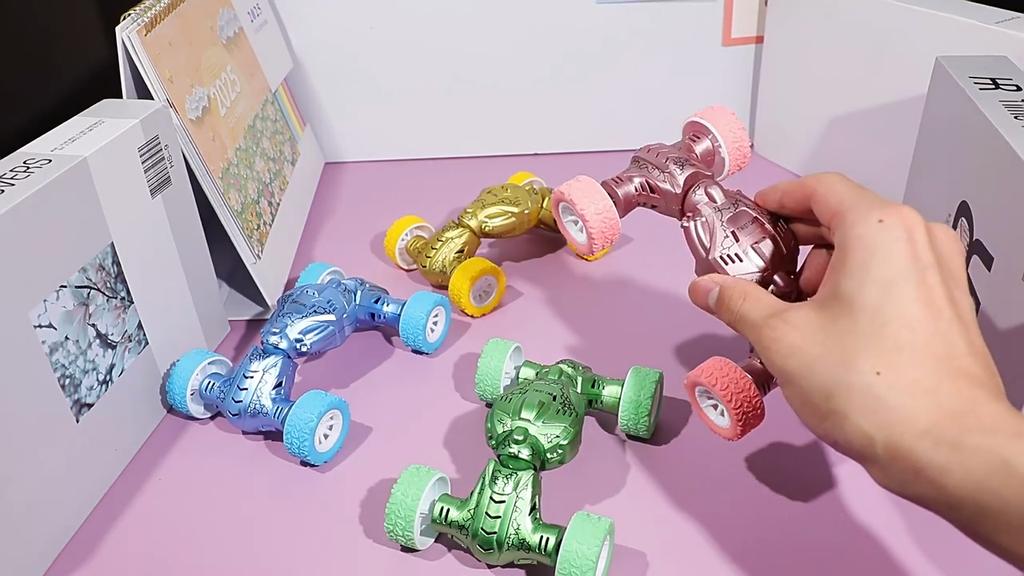 Пластиковый внедорожник с толканием и отскоком для детей с функциями лазания и интерактивными функциями