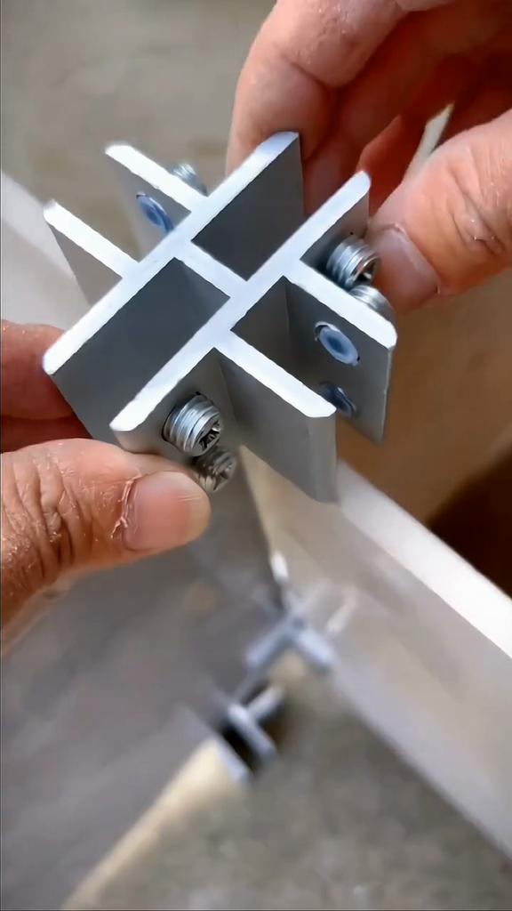 2Pcs L T Type Right Angle Glass Door Hinge Clamp Mirror Clip Shelf Holder Showcase Combination Connecting 6-12mm Glass Fitting