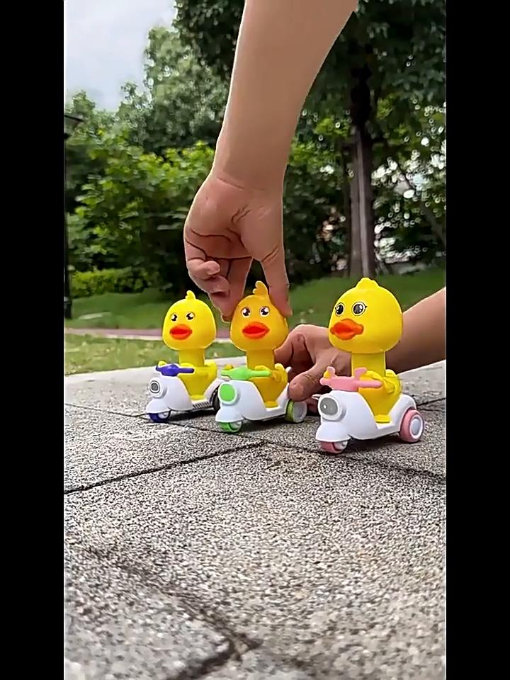 Children's Push Duck Motorcycle Toy Boys and Girls Inertia Pull Back Car Toy