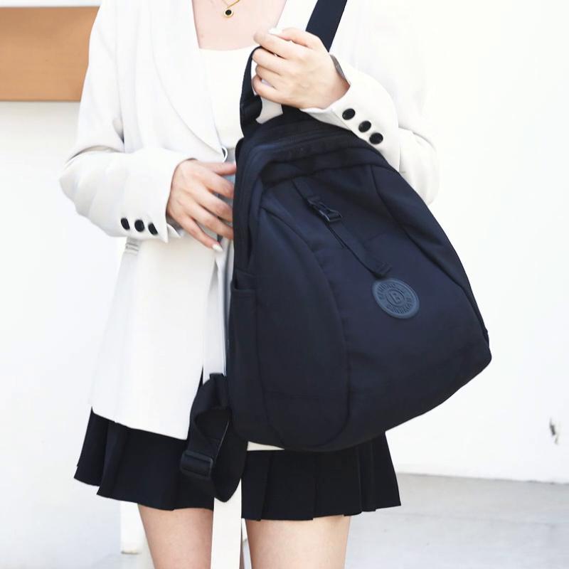 Рюкзак однотонный женский большой вместимости дорожная сумка