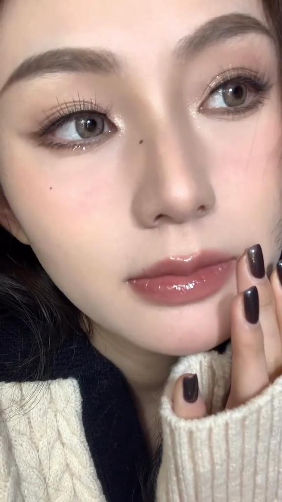 Mill Creek Iris Contact Lenses with Grade Hybrid Model 14.2mm Cool Color Contact Lenses 2 Pieces (1 Pair) 1 Year Use