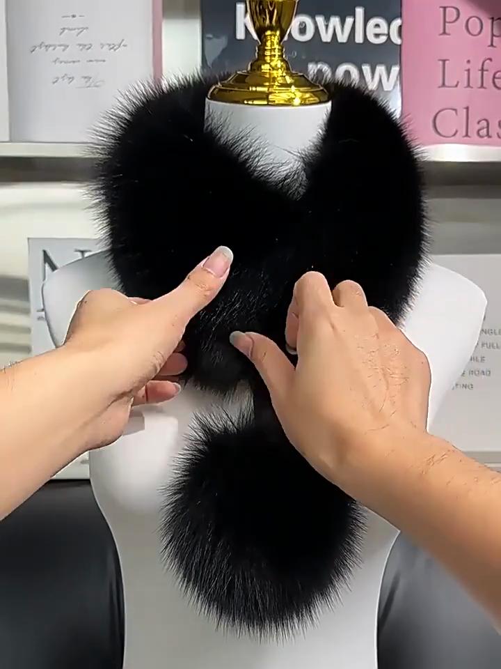 Hot Sale Real Fox Fur Scarf Girls Outdoor Thickened Warm Fur Scarves Women Winter Luxury Fox Fur Collar Fluffy Fur Ball Scarf