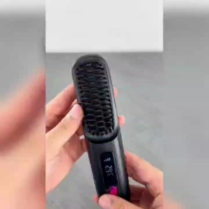 Беспроводной выпрямитель для волос с щеткой LED-дисплеем температуры Керамическая нагревательная электрическая щетка с защитой от ожогов Беспроводной выпрямитель для волос
