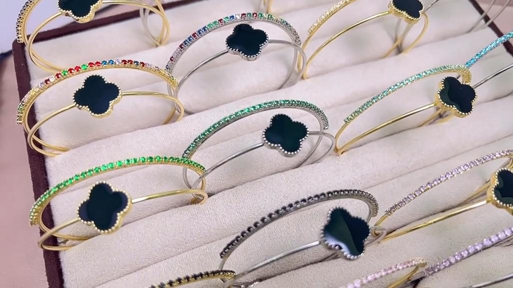 Браслет Premium Feeling Four Leaf Clover с двухслойным циркониевым браслетом, регулируемый, роскошный, не вызывающий аллергию женский браслет