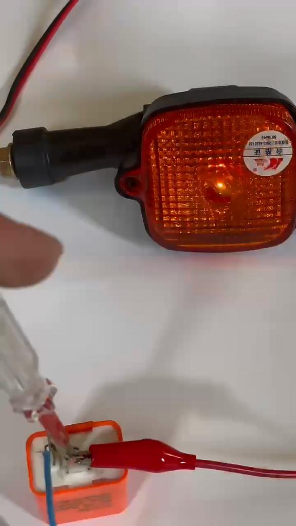 1pcs 2-Pin Orange LED Flasher ,Relay Universal Adjustable of Turn Signals Blinker Indicator Relays for Motorbike Motorcycle Accessories