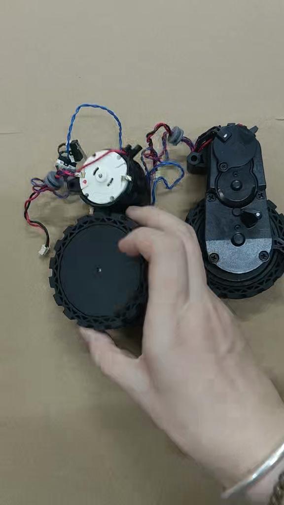 Левое правое колесо для робота-пылесоса ECOVACS DEEBOT OZMO 950 / 920 / N8 / N8 Pro / T9 / T8 Аксессуар Запасные части